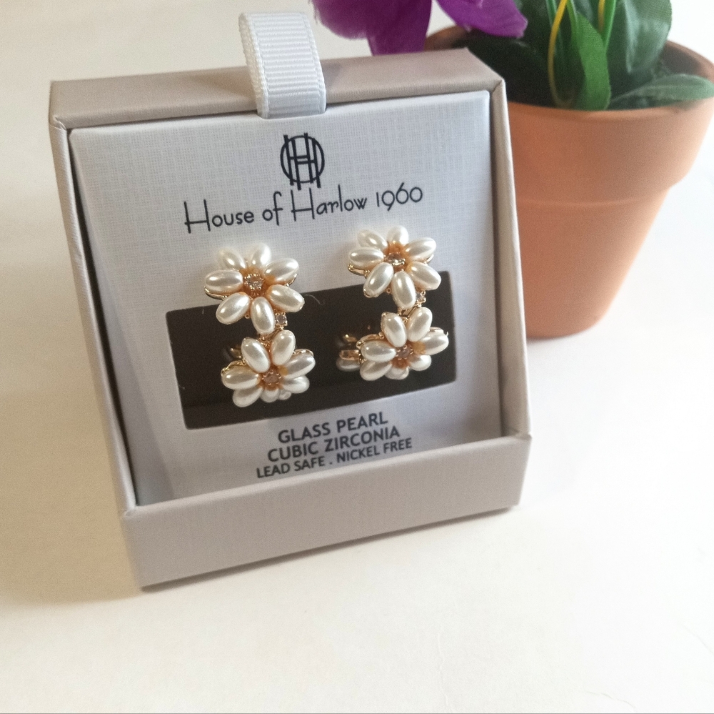 House Of Harlow Glass Pearl Flower Earrings New - Picture 2 of 3